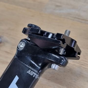 Used 2015 Vector Carbon Aero bike — image 8 of 9