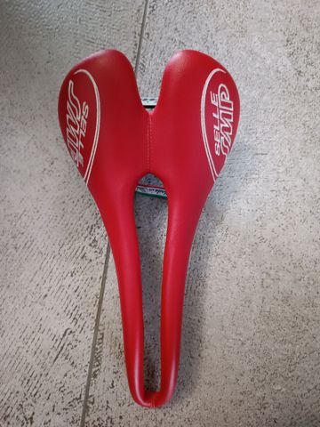 Used Selle Smp Dynamic Saddles & Seatposts