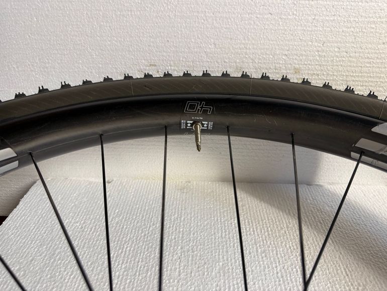 Použité Enve M640 bike — obrázek 46 z 50