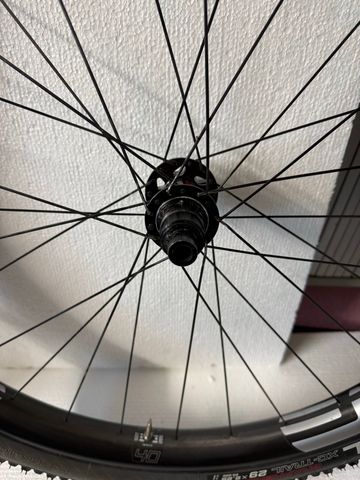 Použité Enve M640 bike — obrázek 28 z 50