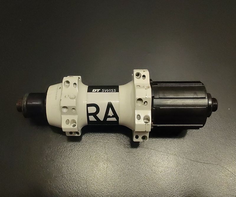 2022 DT Swiss RA Rear Hub 28h Wheels d'occasion