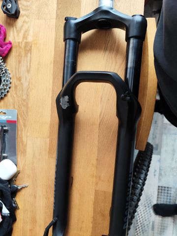 Used 2025 RockShox Recon Silver RL 29 Solo Air bike — image 2 of 4