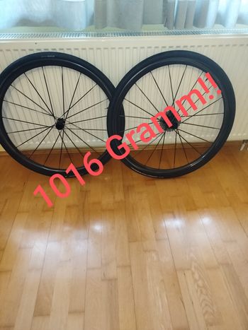 Light Bicycle, Aria 32 Carbon-Laufräder