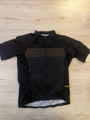Used Bontrager Fiets Shirt bike — image 1 of 3