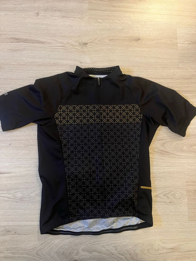 Used Bontrager Fiets Shirt bike — image 1 of 3
