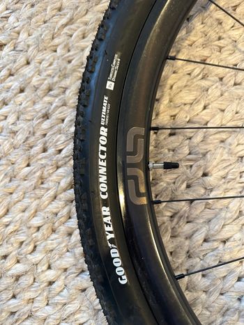 Used E*Thirteen Piedmont Race Carbon Wheels 2024 bike — image 3 of 5
