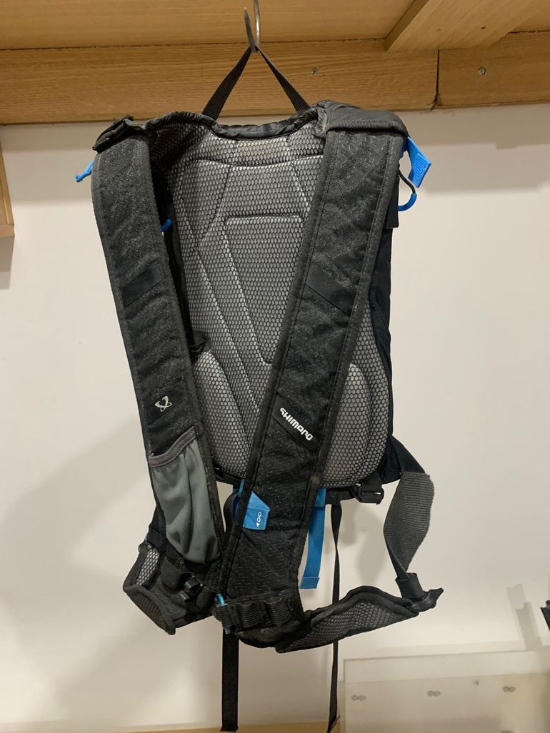 Used Shimano Unzen 4L Enduro Hydration Pack 2019 bike — image 2 of 2
