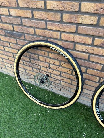 2025 ICON WHEELS Wheelset bike d'occasion — image 4 sur 5