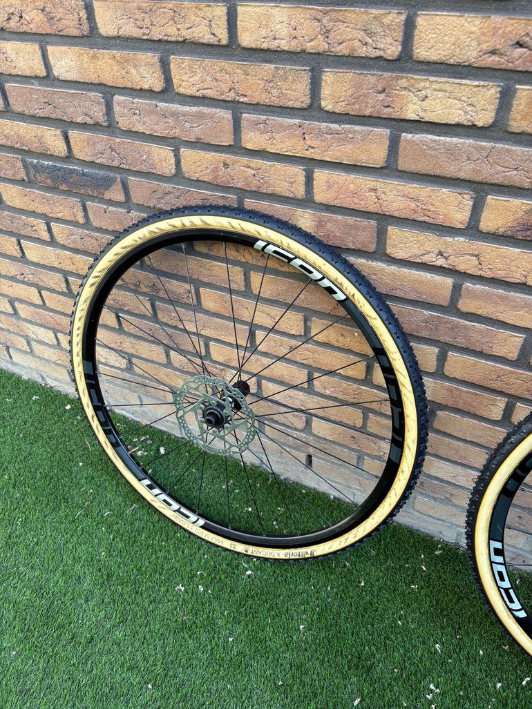 2025 ICON WHEELS Wheelset bike d'occasion — image 4 sur 5