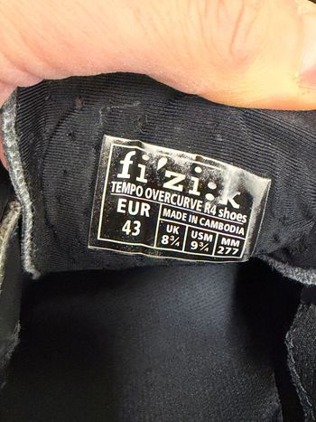Used Fizik Tempo Overcurve R4 Black Size 43 bike — image 8 of 8