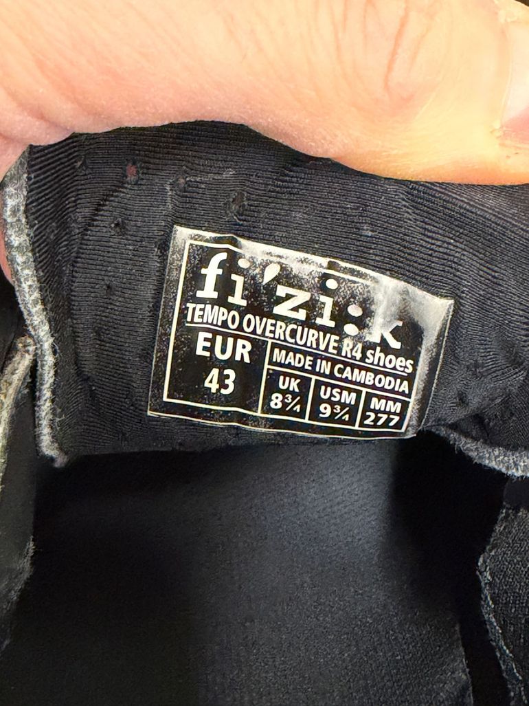 Used Fizik Tempo Overcurve R4 Black Size 43 bike — image 8 of 8