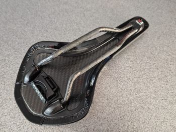 Used Fizik Sella  Antares R1 Regular Carbon bike — image 4 of 5
