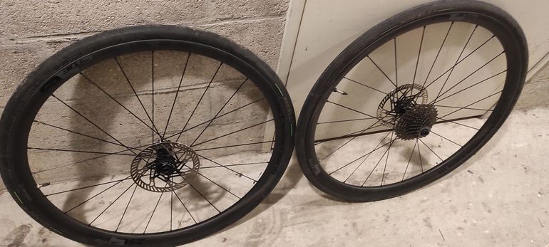 Used Deda Elementi sl30 2023 bike — image 1 of 4