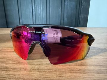 Oakley glasses Radar EV Pth Matte Black w/Prizm Road bike d'occasion — image 9 sur 9