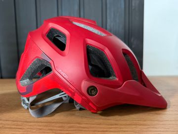 Endura kask SingleTrack II Red Cycling Accessories usato