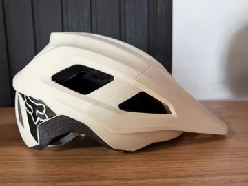 Brugt Fox Kask Mainframe TRVRS HLMT Bone Cycling Accessories