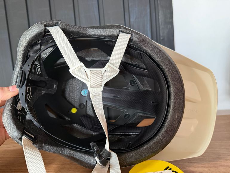 Used Fox Kask  Mainframe TRVRS HLMT Bone bike — image 7 of 8