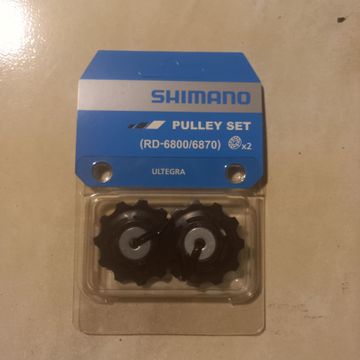 Used Shimano Ultegra 6800 - 6870 Drivetrain & Pedals