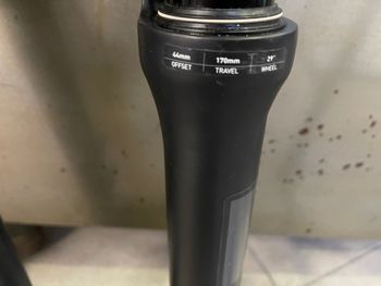 Used 2025 RockShox Domain 29" bike — image 5 of 5