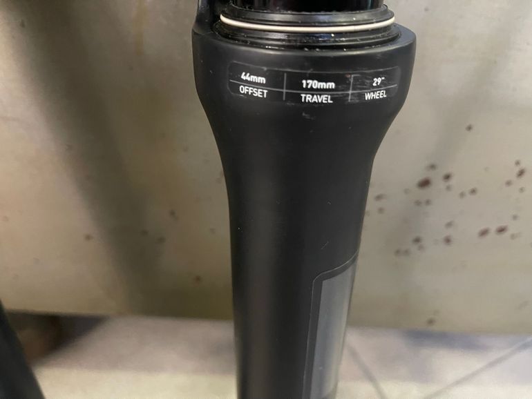 Used 2025 RockShox Domain 29" bike — image 5 of 5