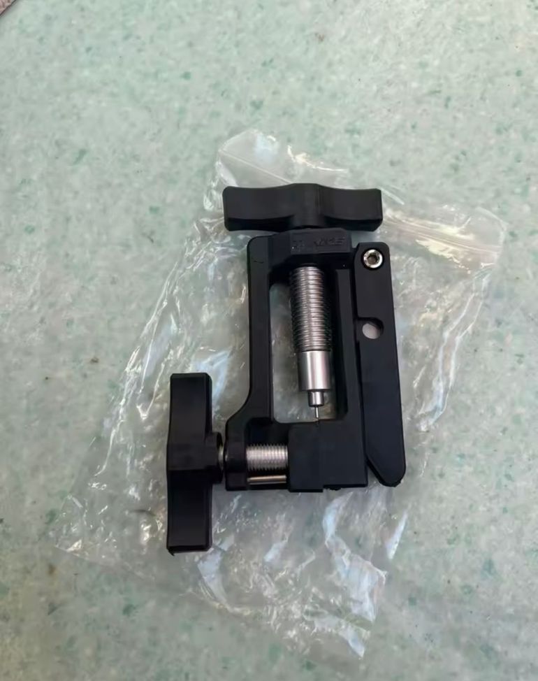 Used outils coupe durite et mise en place dinsert vélo bike — image 1 of 2