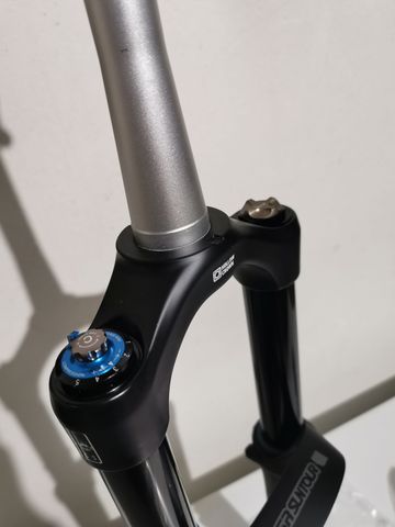 Tweedehands Sr Suntour Durolux 38 EQ RC2 PCS 29" 180mm bike — afbeelding 4 van 9