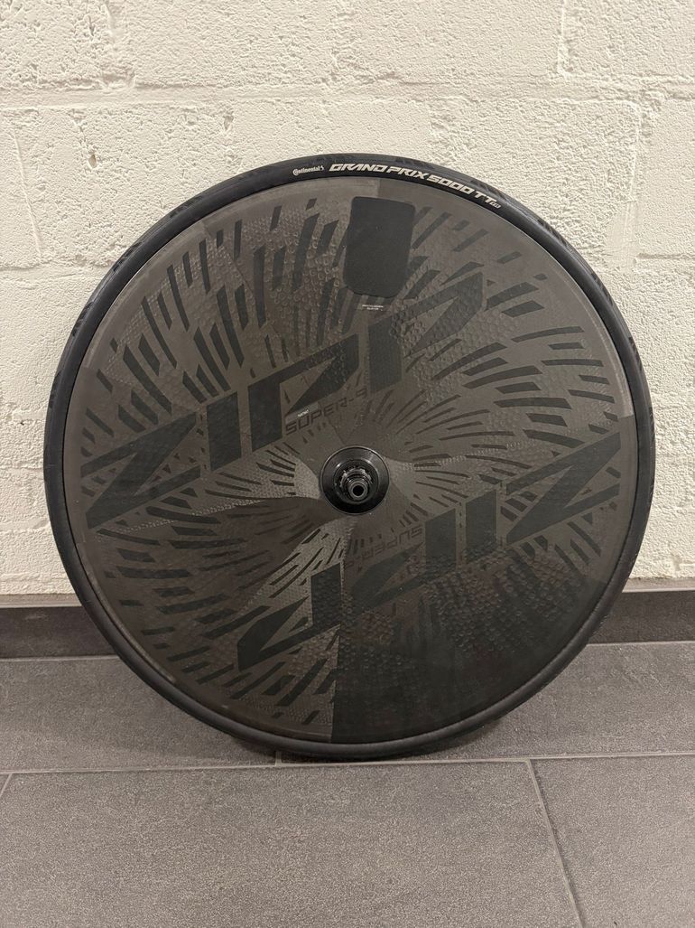 Used 2024 Zipp Super-9 Carbon Disc Wheel bike — image 1 of 2