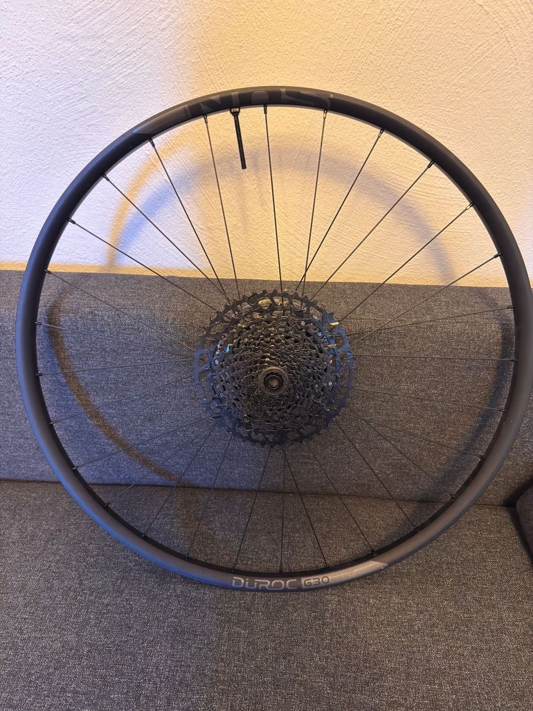 Used 2025 Sun Ringle Duroc G30 Expert 700c Wheelset XDR bike — image 5 of 8