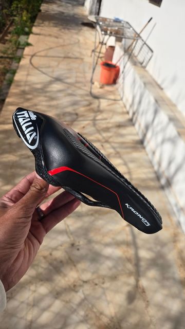 Używany Selle Italia Kronos Saddles & Seatposts