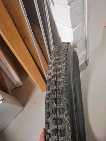 Used Maxxis Minion DHF 29x2, 5 EXO bike — image 4 of 4