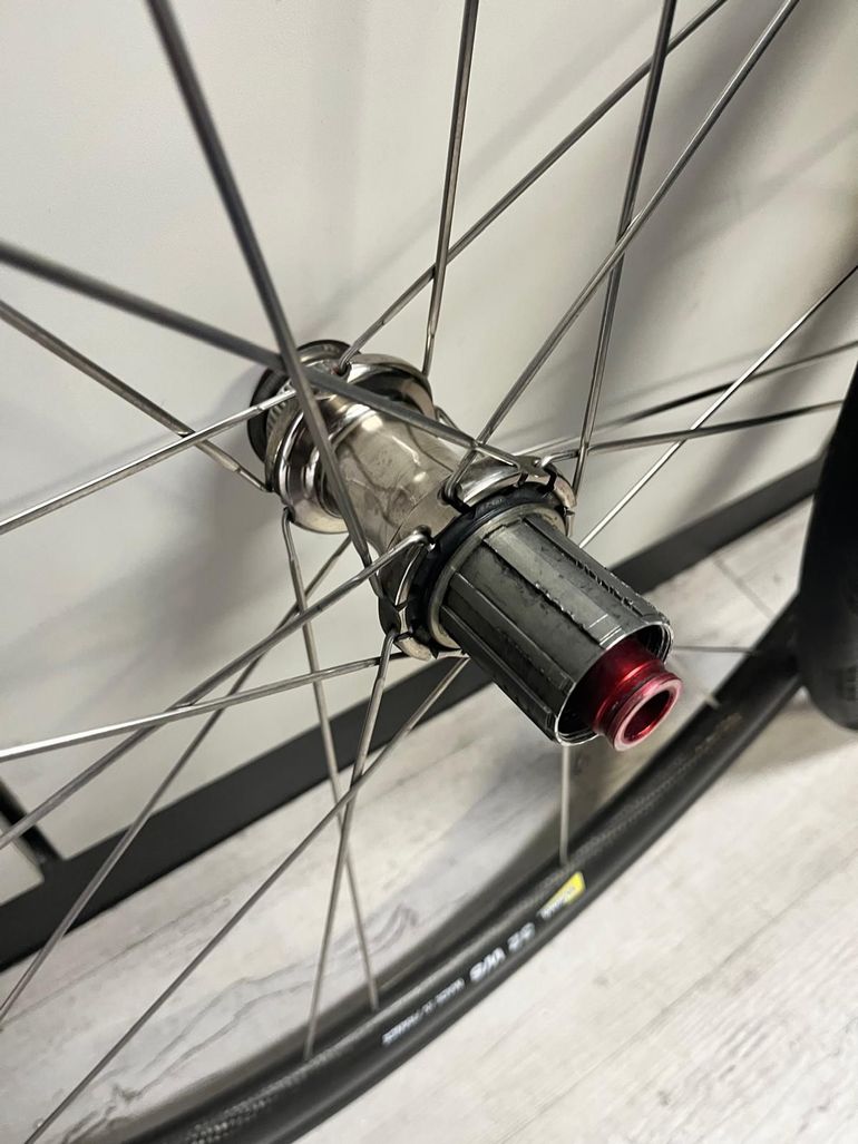 Used Corima 32WS Disc Carbon Wheelset bike — image 6 of 6