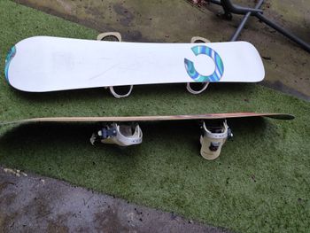 Used Burton Snowboards Lot de 2 bike — image 12 of 12