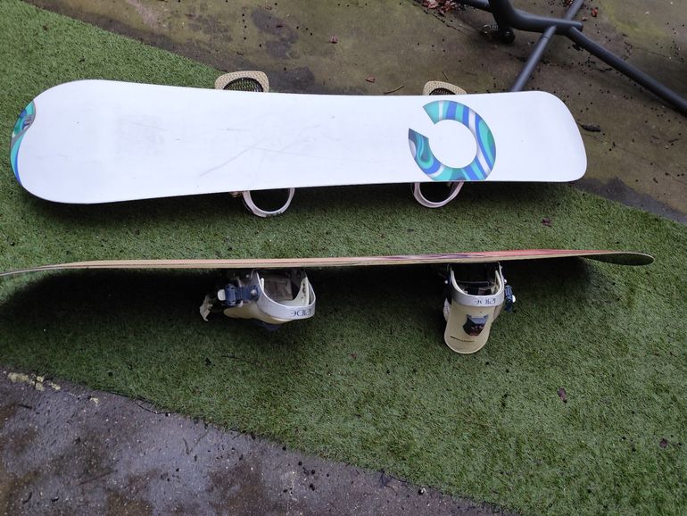 Used Burton Snowboards Lot de 2 bike — image 12 of 12