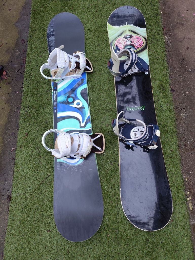 Used Burton Snowboards Lot de 2 bike — image 5 of 12