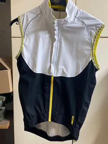 Used 2024 Mavic Mantellina Smanicato H2O bike