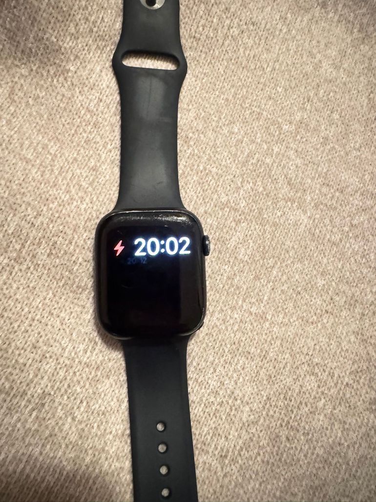 Used 2023 Apple Watch Series 8 bike — image 3 of 6