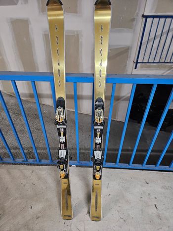 Used 2017 Volant Vertex gold bike — image 1 of 9