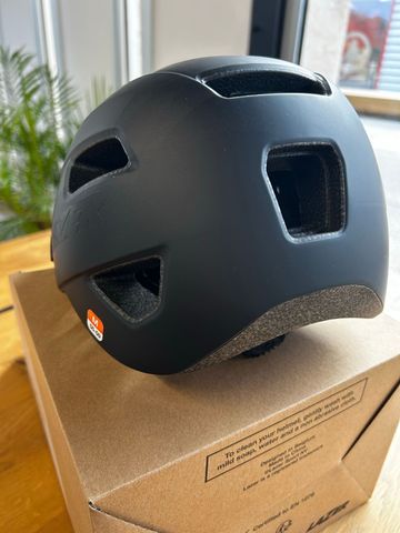 2024 Lazer Chiru MTB Helmet bike d'occasion — image 4 sur 6