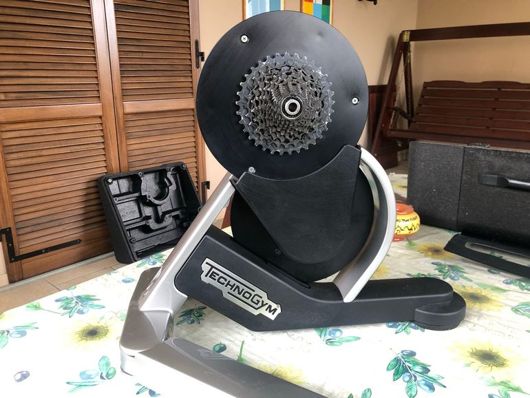 Gebrauchtes Tecnogym Smart trainer bike — Bild 3 von 8