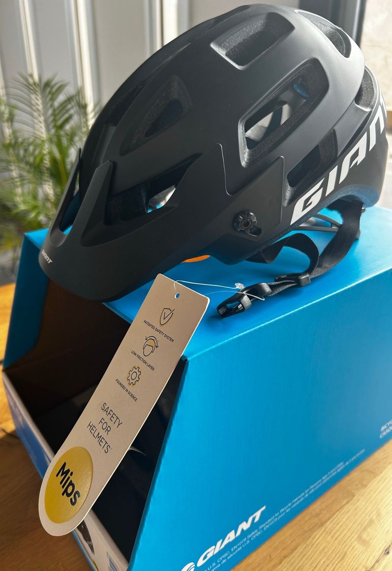 Used 2024 Giant Rail SX MIPS Helmet bike — image 2 of 5