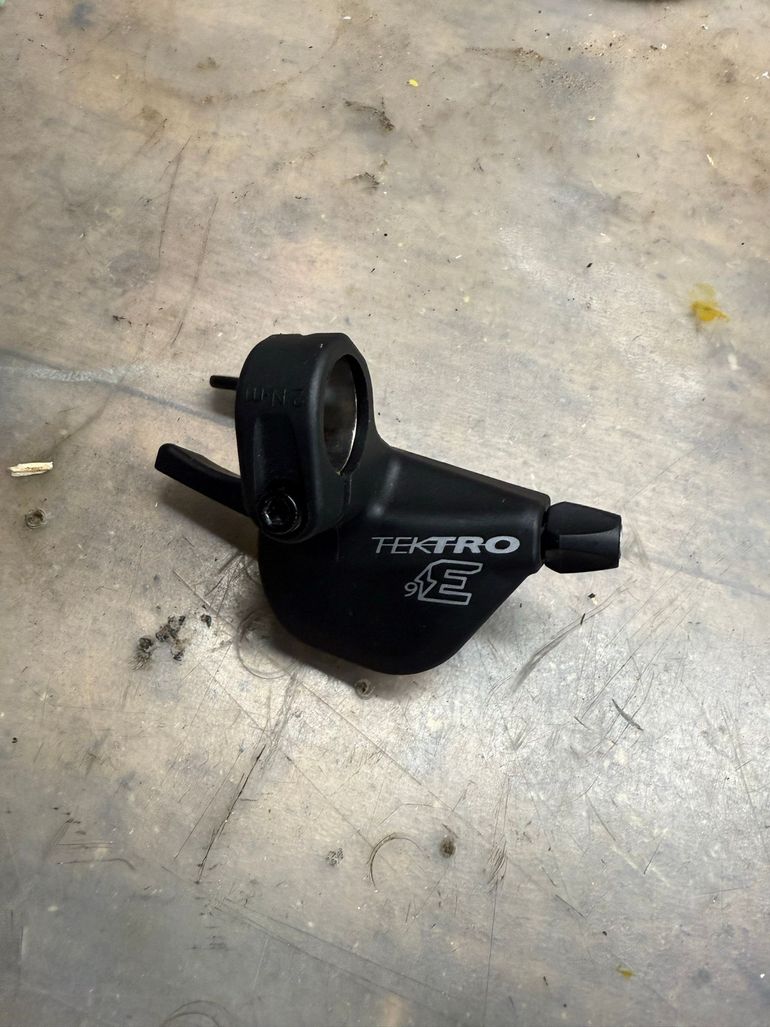 Used 2024 Tektro E-Drive 9-Speed Drivetrain bike — image 8 of 8