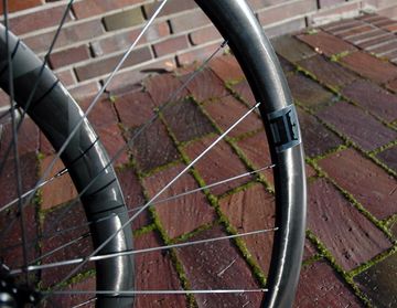 Used Duke BACCARA X36 SLR2 EXTRALITE CYBER SPD 3+ 2025 bike — image 2 of 5
