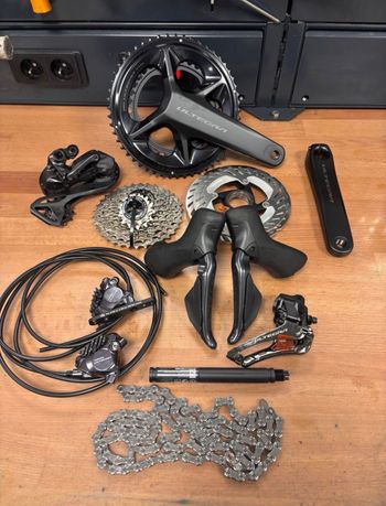 2025, Shimano Ultegra R8170 Di2 12-Speed Groupset