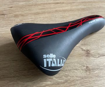 Used Sella Italia Flite Saddles & Seatposts