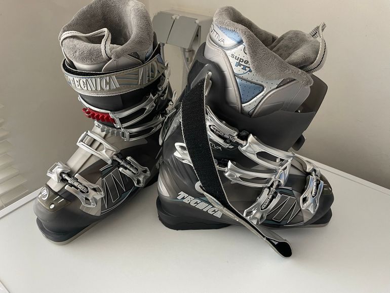 Used 2021 Tecnica Attiva Modo 8 Women's Ski Boots bike — image 3 of 3