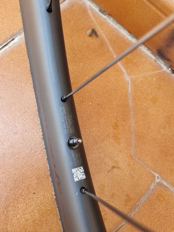 Used 2025 Syncros Capital 1.0 40 Wheelset bike — image 5 of 8