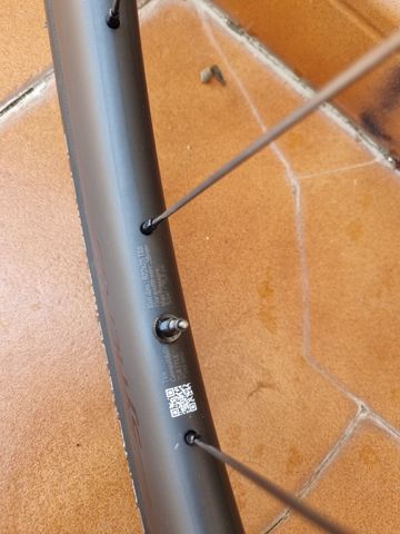 Used 2025 Syncros Capital 1.0 40 Wheelset bike — image 5 of 8