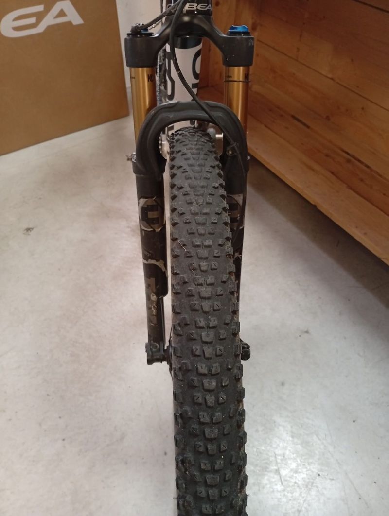 Used 2022 Fox 32 Factory SC 29" Fork Fork