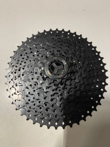 Used Wag 10-speed 11-46T Cassette bike — image 2 of 3