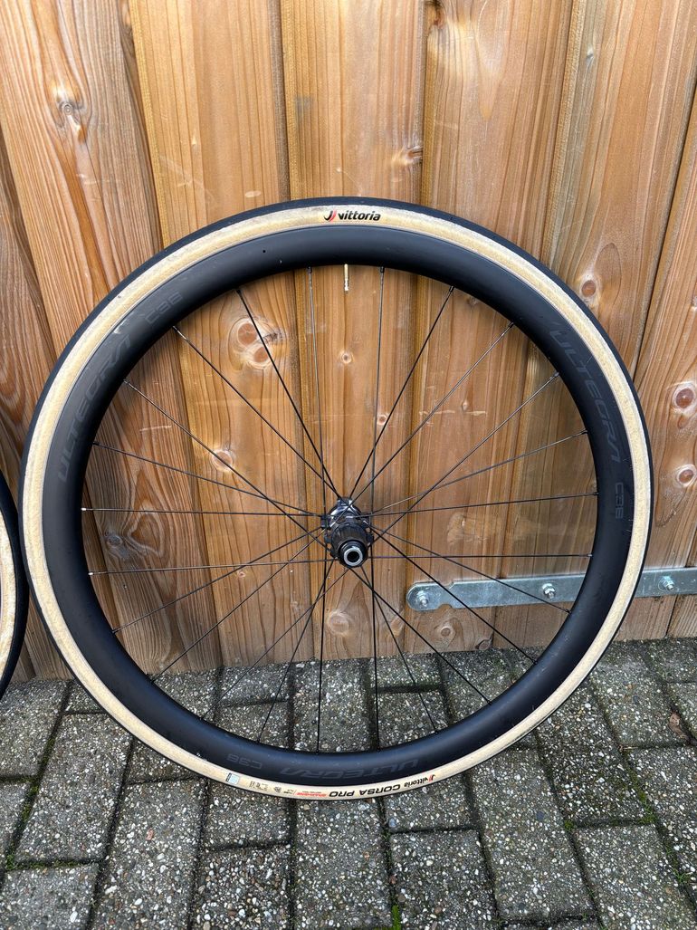 Used Shimano Ultegra WH-R8170-C36-TL Wheelset bike — image 3 of 6